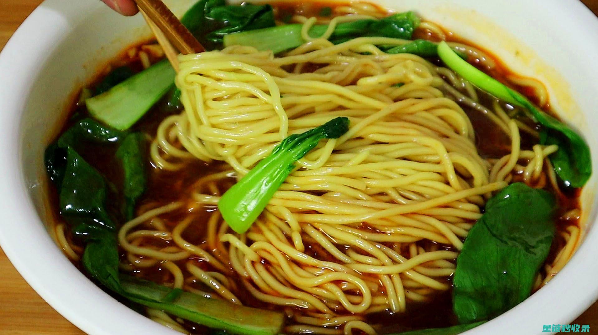 面条粘锅了？试试这个小窍门！ (面条粘锅了怎么办)